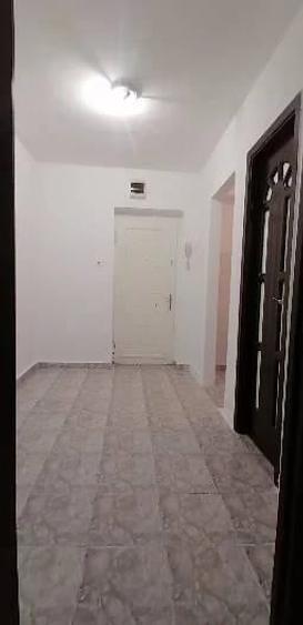 Garsonieră decomandată în Drumul Taberei