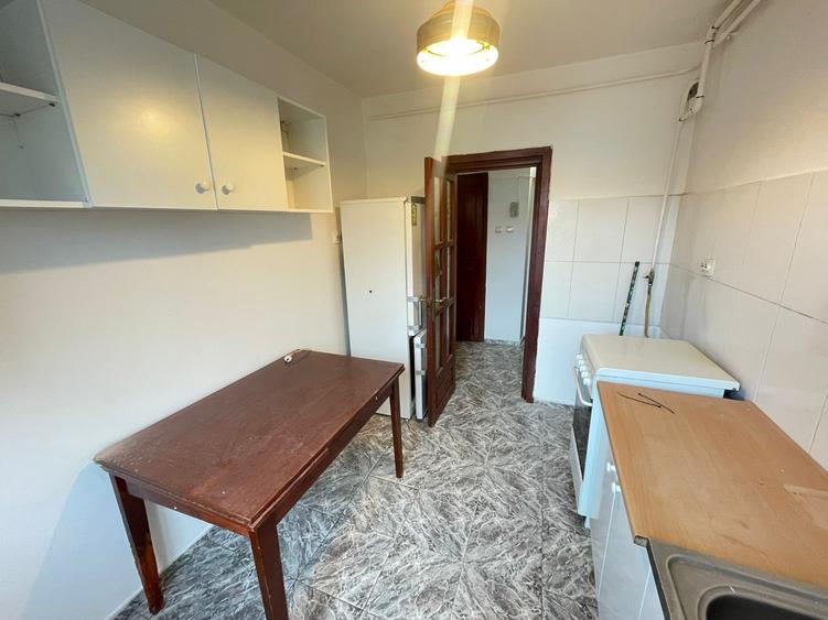 Apartament cu 2 camere semidecomandat în Tătărași