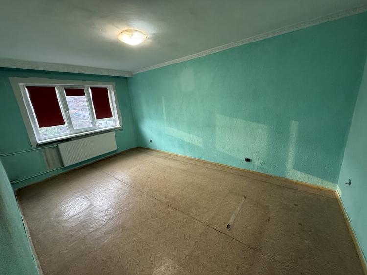 Apartament cu 3 camere decomandat în Păcii