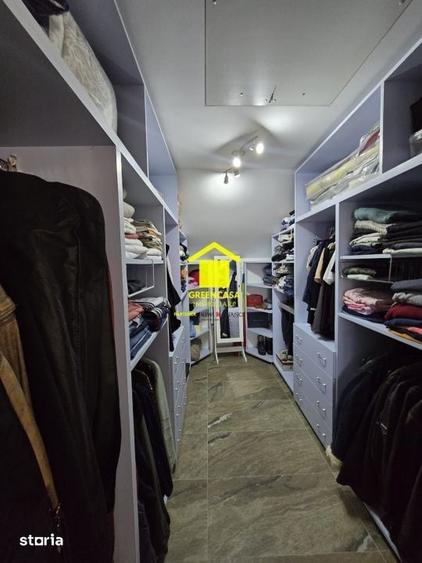Casă cu 7 camere cu Teren 750 Mp în Borhanci