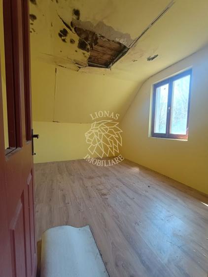 Casă individuală cu 3 camere cu Canalizare în Sud
