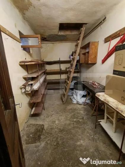 Casă cu 2 camere cu Teren 3350 Mp în Central
