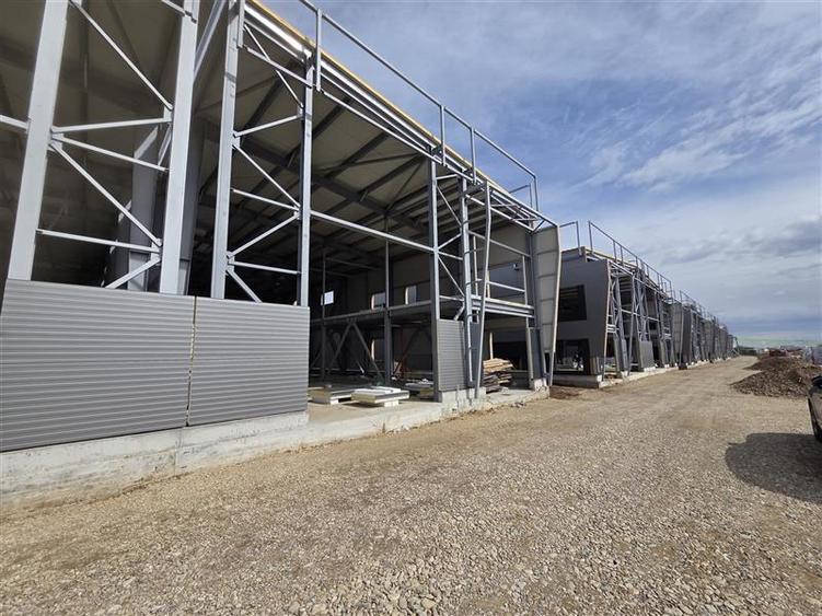 Spațiu industrial, de 844 mp, în Central