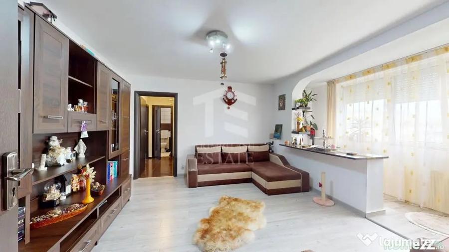 Apartament cu 3 camere semidecomandat în Colentina