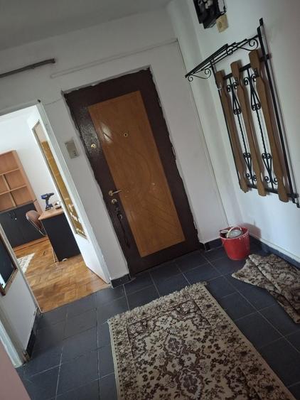 Apartament cu 2 camere decomandat în Nicolina