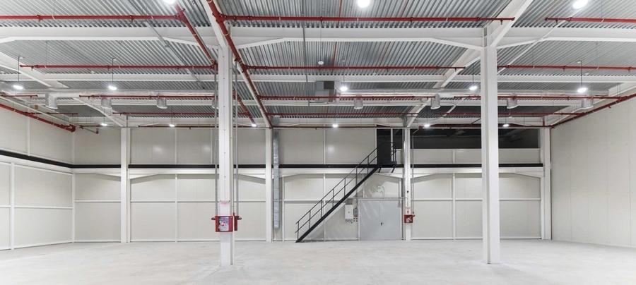 Spațiu industrial, de 5,500 mp, în Otopeni