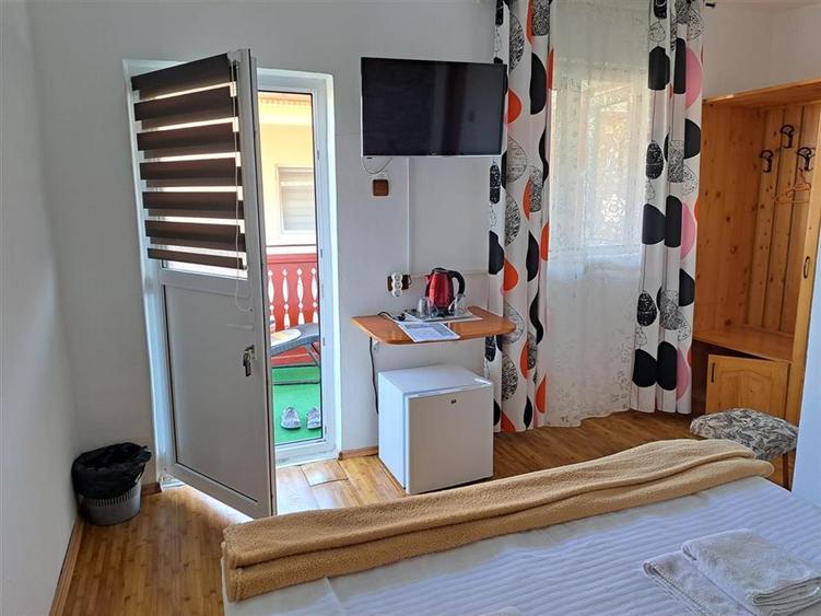 Casă individuală cu 6 camere cu Canalizare în Sud