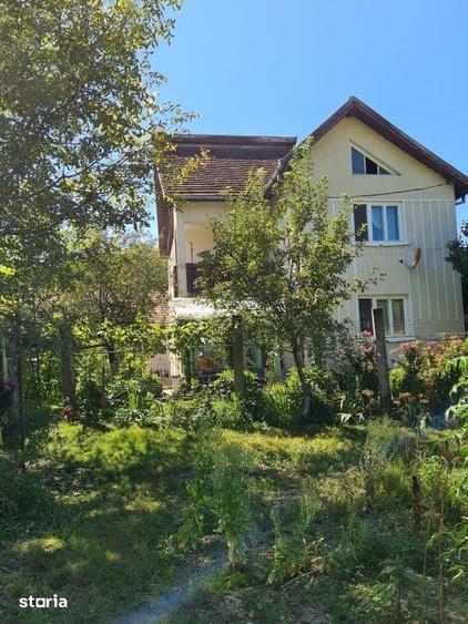 Casă cu 6 camere cu Teren 1932 Mp în Creaca