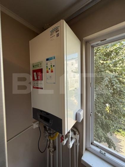 Apartament cu 3 camere semidecomandat, mobilat în Craiovița Nouă
