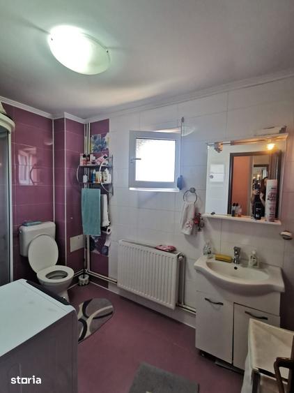 Casă cu 4 camere cu Teren 450 Mp în Central
