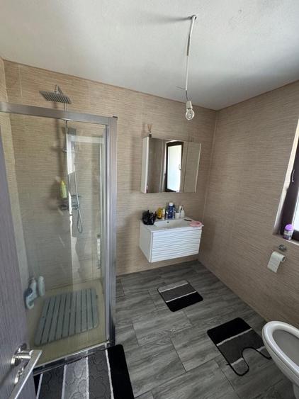 Casă cu 4 camere în Ragla