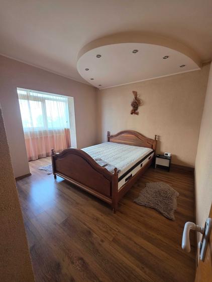 Inchiriez apartament cu 3 camere - 6