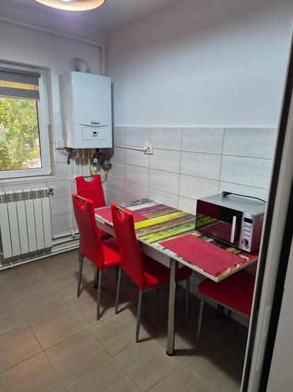 Apartament cu 2 camere semidecomandat în Unirii Sud