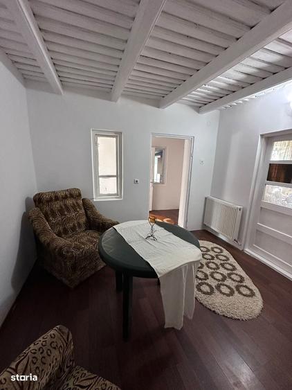 Casă cu 4 camere în Stoenești