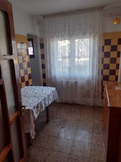 Apartament cu 2 camere decomandat în Exterior Vest
