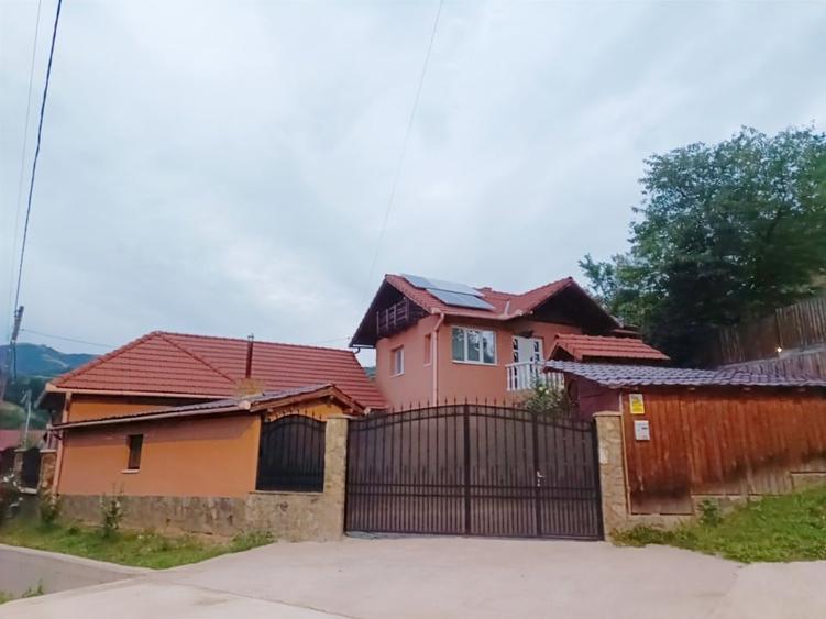 Casă individuală cu 5 camere cu Teren 1500 Mp în Văleni (Meteș)