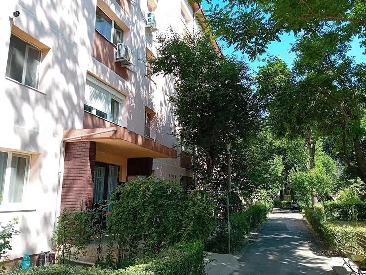 Apartament cu 3 camere decomandat în Șagului