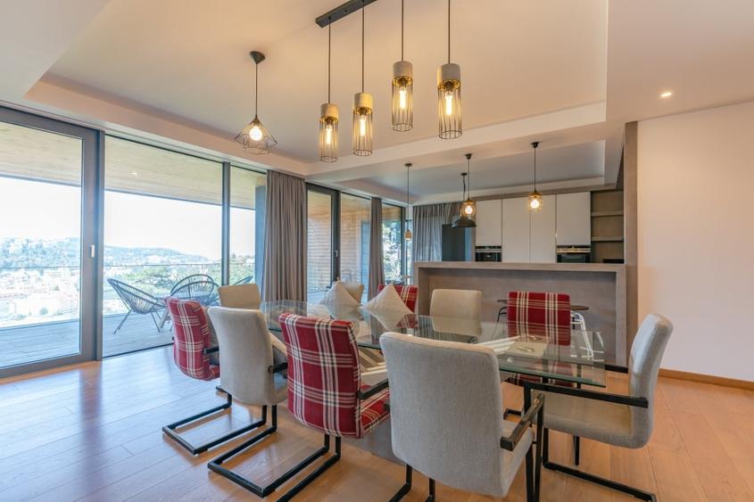 Apartament cu 3 camere decomandat, mobilat în Ultracentral