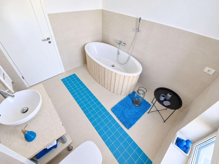 Apartament cu 3 camere decomandat, mobilat în Bălcescu