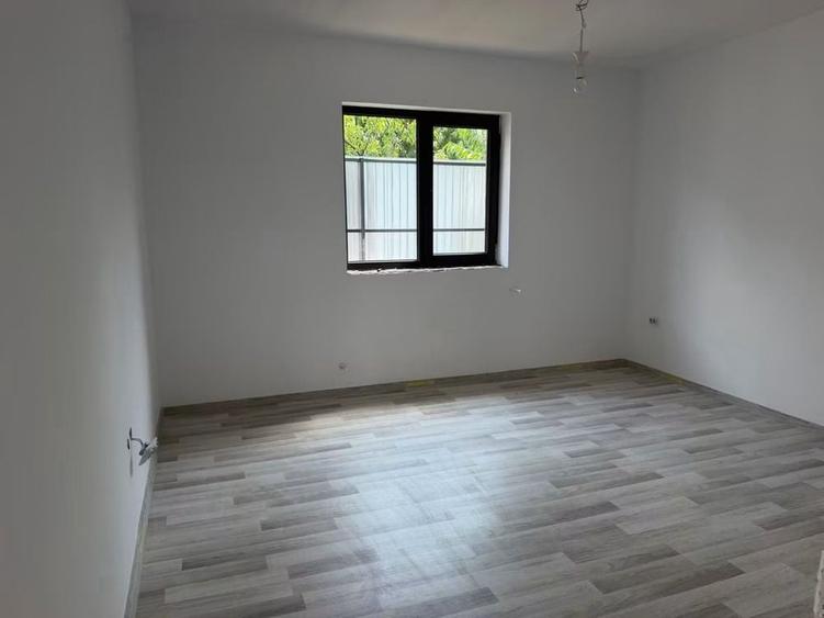 Casă cu 3 camere în Central