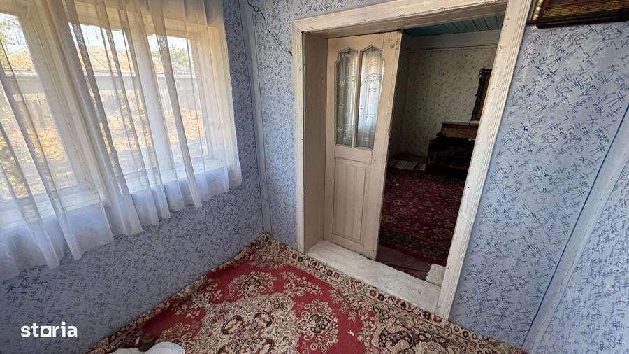 Casă cu 3 camere în Siretu