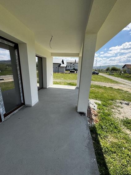 Casă individuală cu 3 camere cu Canalizare în Sud