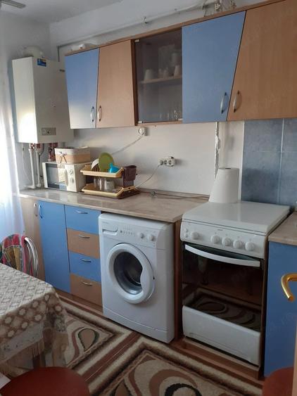 Apartament cu 3 camere decomandat în Ostroveni