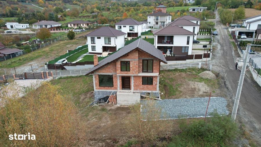 Casă cu Teren 710 Mp în Central
