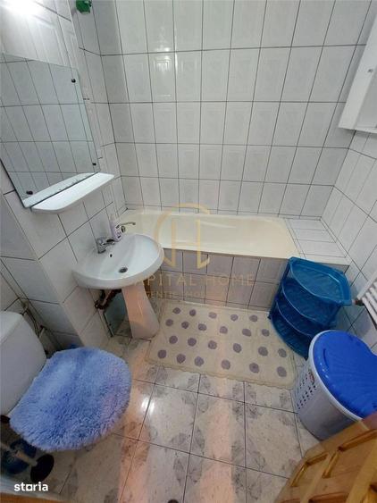 Apartament cu 3 camere decomandat, mobilat în Nicolina