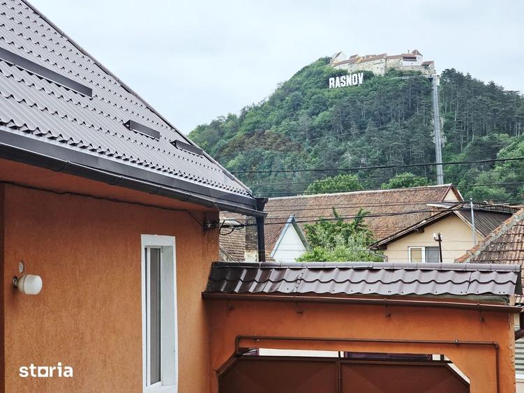 Casă cu 5 camere cu Teren 141 Mp în Central