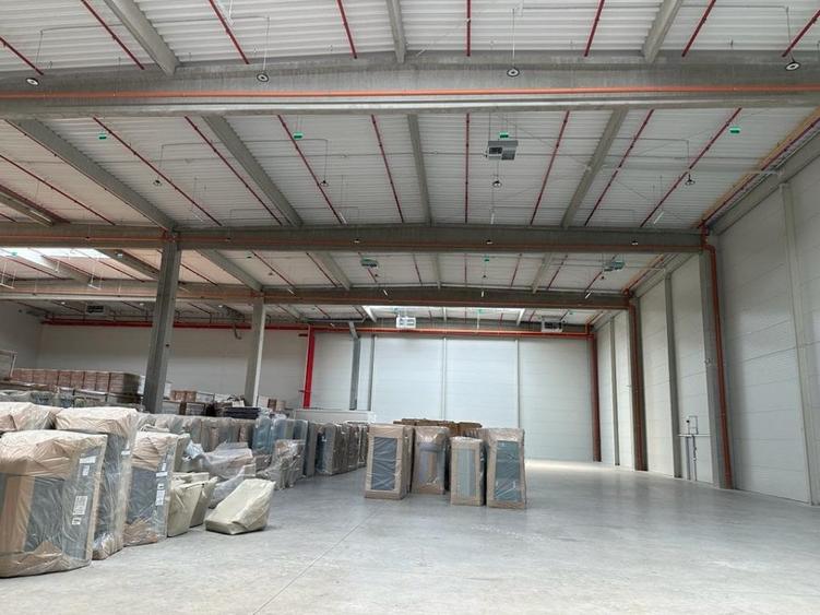 Spațiu industrial, de 1,200 mp, în Exterior Est