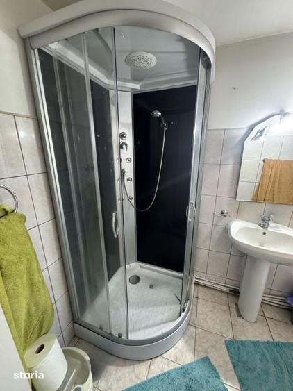 Casă cu 4 camere cu Teren 1400 Mp în Central