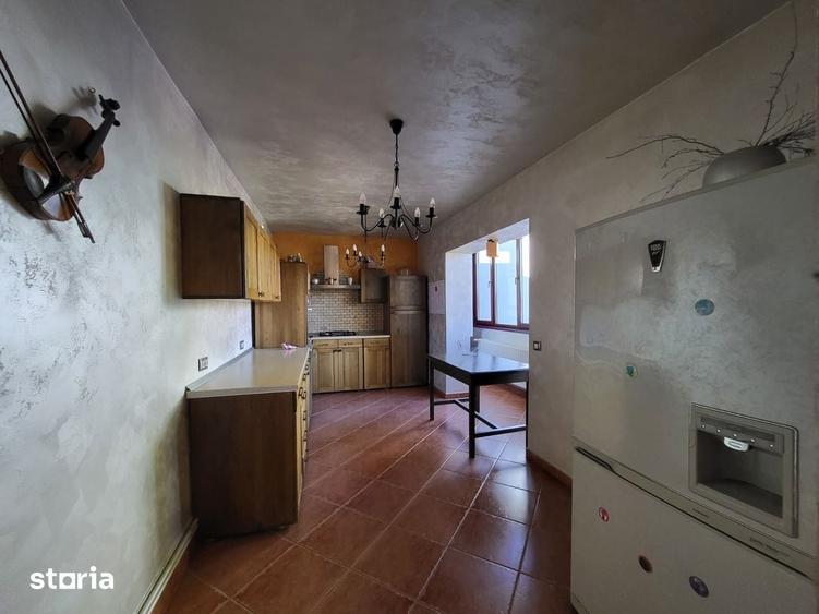 Casa cu curte proprie si garaj in zona centrala | Str. Decebal, Bra?ov - 8