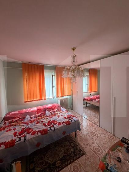 Apartament cu 3 camere decomandat, mobilat în Rovine