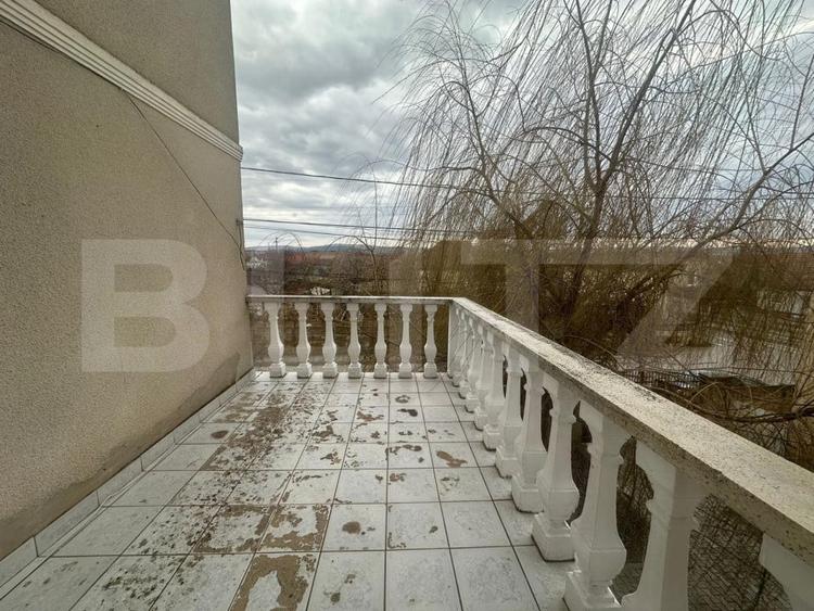 Casă individuală cu 13 camere cu Teren 850 Mp în Bărăbanț