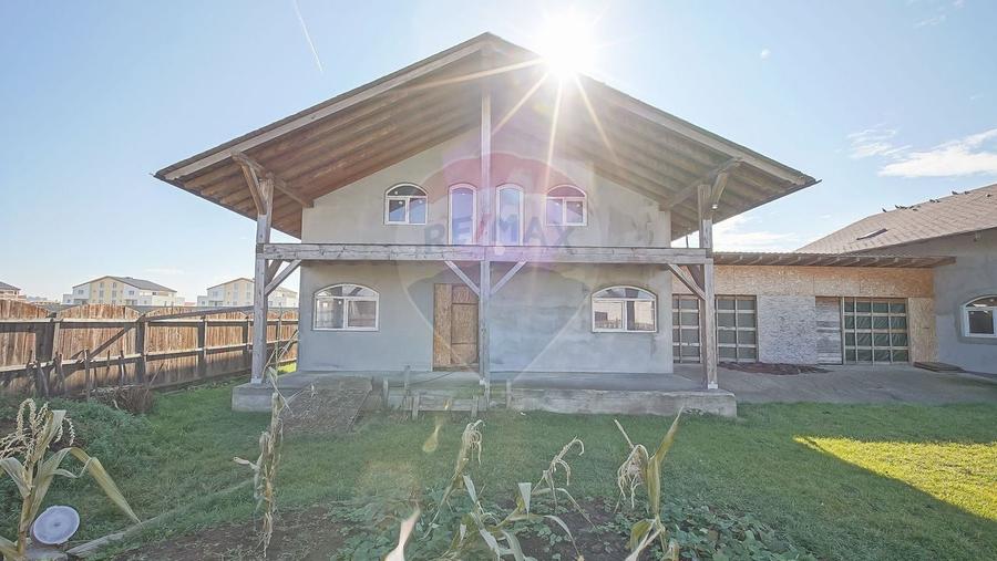 Casă individuală cu 5 camere cu Teren 700 Mp în Sânpetru