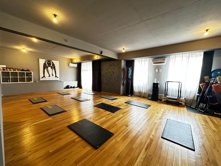 Apartament cu 4 camere decomandat în Dacia