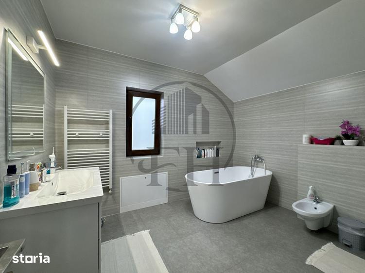Casă cu 4 camere cu Teren 300 Mp în Agigea