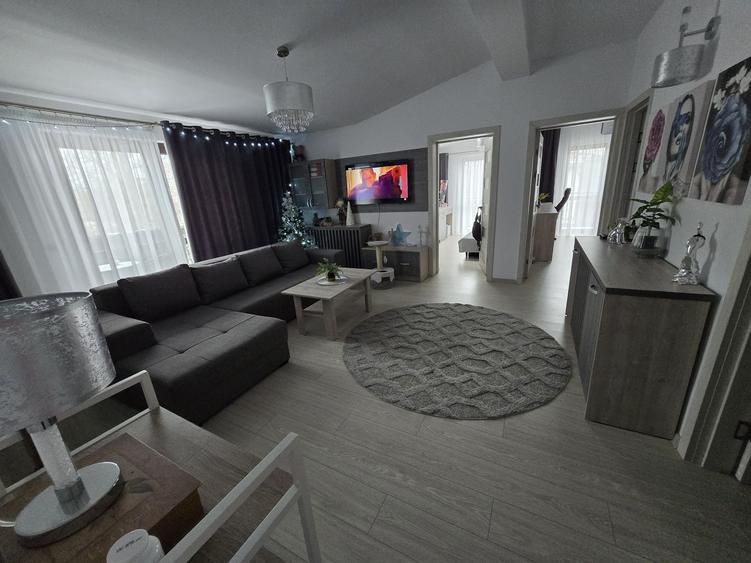 Apartament cu 3 camere semidecomandat în Fălticeni