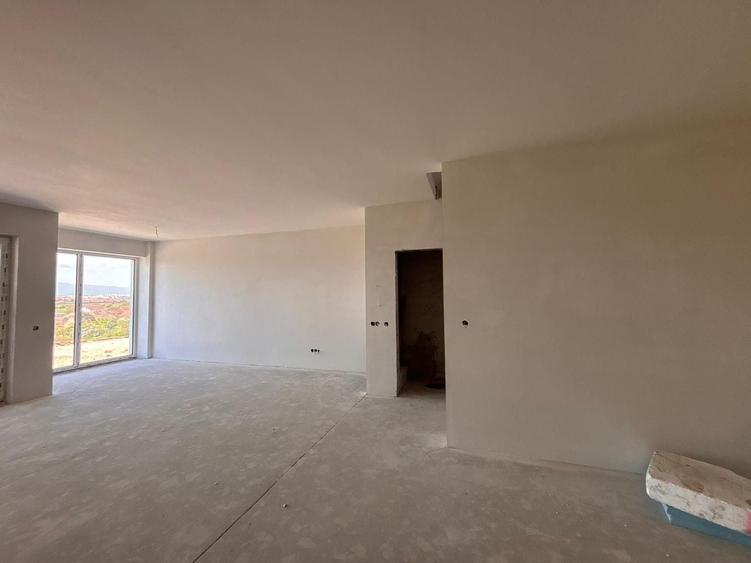 Duplex cu 4 camere cu Canalizare în Gușterița