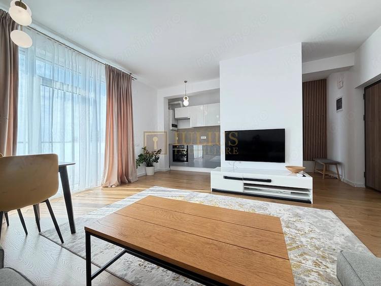 Apartament cu 6 camere decomandat în Central