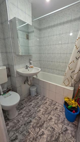Garsonieră decomandată în Vitan