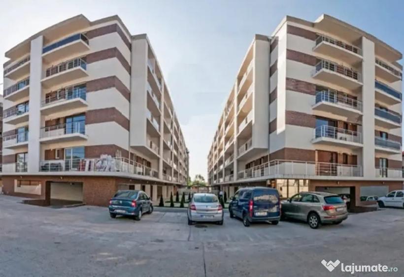 Apartament cu 3 camere semidecomandat în Străulești