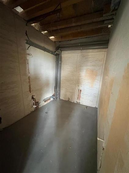 Apartament cu 4 camere semidecomandat în Aviației