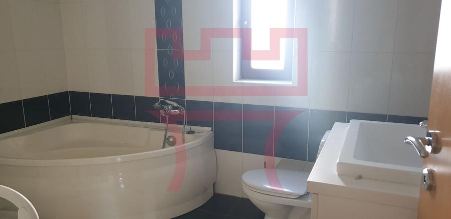Casă individuală cu 5 camere cu Canalizare în Someșeni