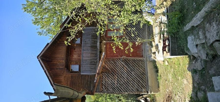 Casă cu 5 camere în Aluniș