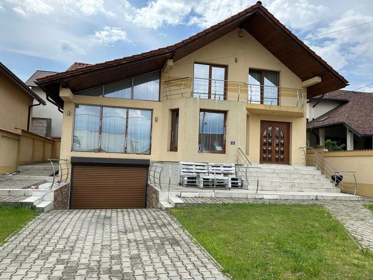 Casă cu 4 camere în Geamăna