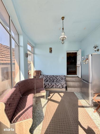 Casă cu 4 camere cu Teren 1668 Mp în Bujoreni