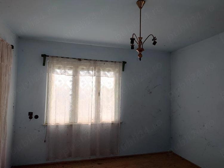 Casă cu 3 camere cu Teren 2850 Mp în Gârbova