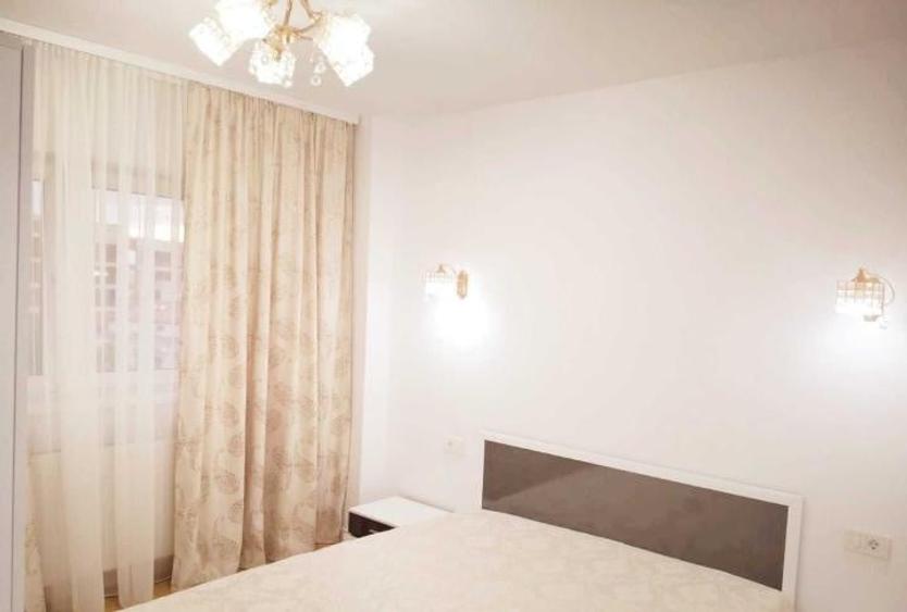 Apartament cu 3 camere semidecomandat, mobilat în Moșilor